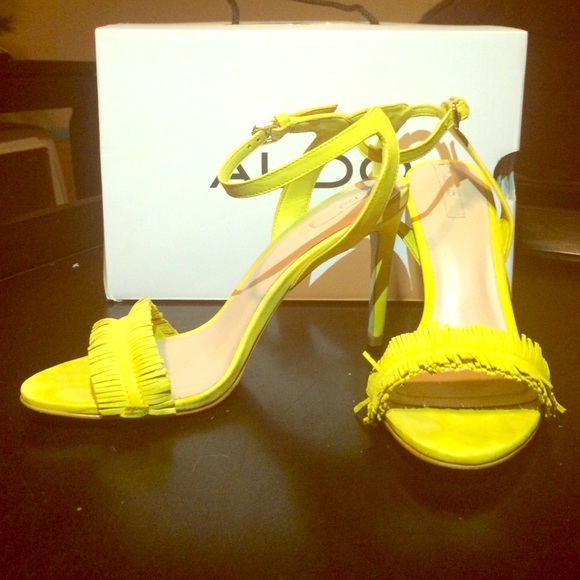 ALDO Yellow Pumps