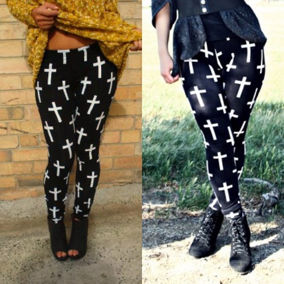 Cross Print Leggings - Picture 4 of 4