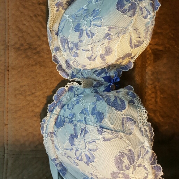 Victoria secret body by victoria bra - Picture 1 of 3