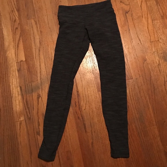 Grey lululemon wunder unders