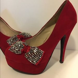 Red Velvet Chunky Heels 👠