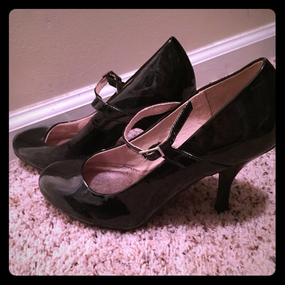 Chinese Laundry black Mary Jane pumps
