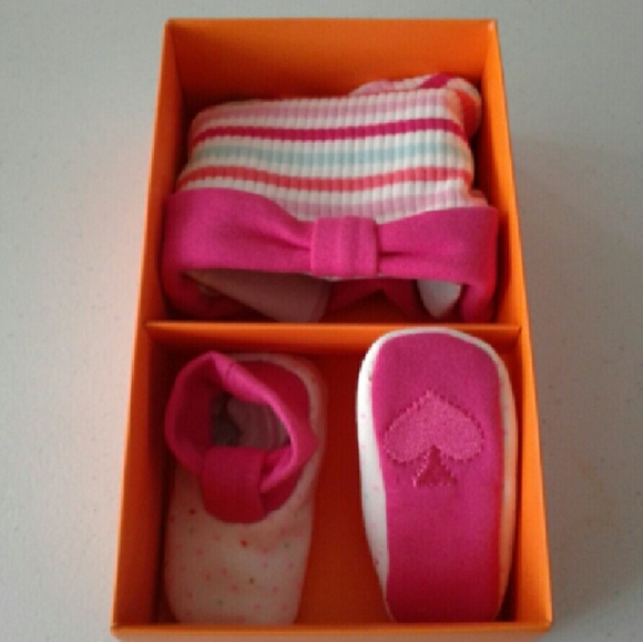 ♠New Kate Spade Stripes Cap & Booties Set Baby - Picture 3 of 3