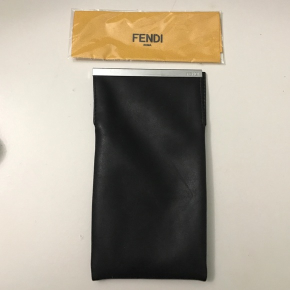 Sunglasses pouch