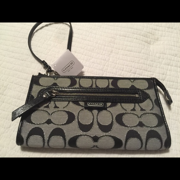 Coach clutch/wristlet.