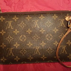 Louis vuitton wristlet