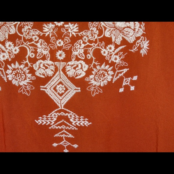 Fracesca's Cold Shoulder - Picture 3 of 4