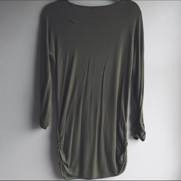 •olive green tunic• - Picture 2 of 4