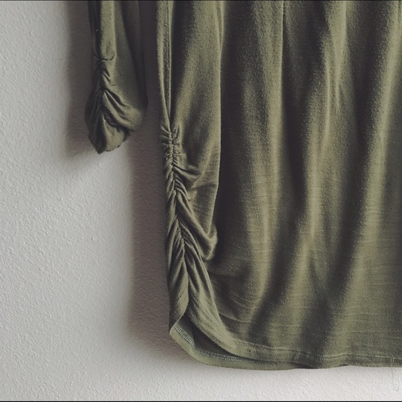 •olive green tunic• - Picture 3 of 4