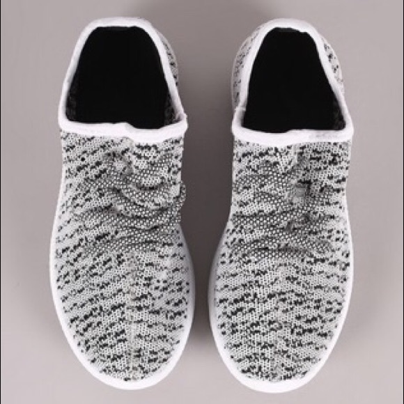 Flyknit Sneakers  - Picture 3 of 3