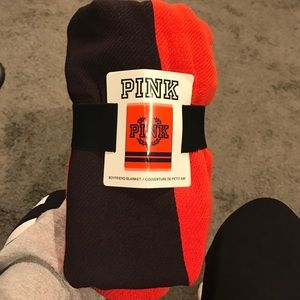 VS boyfriend blanket NWT