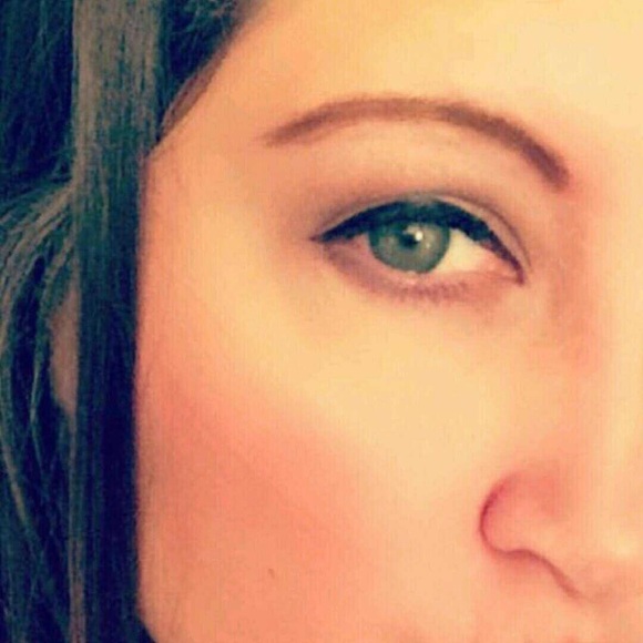 Meet your Posher, Deanna - Picture 1 of 1