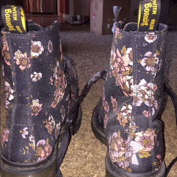 Doc Martens - Picture 2 of 3