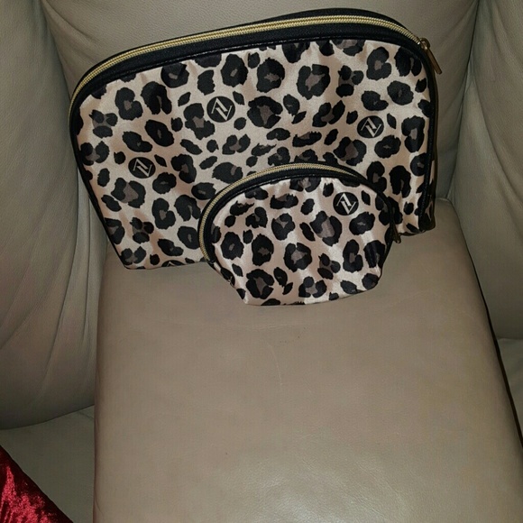 Leopard Adriene Vittadini Make up Bags