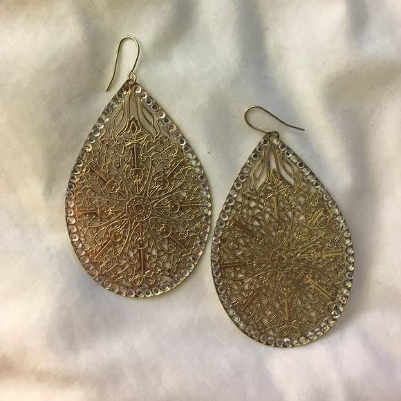 Gold tear drop earrings