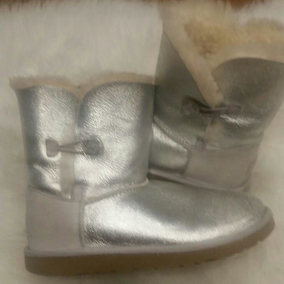UGG WOMENS BAILEY BUTTON METALLIC BOOTS