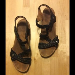 Taos Black leather sandals