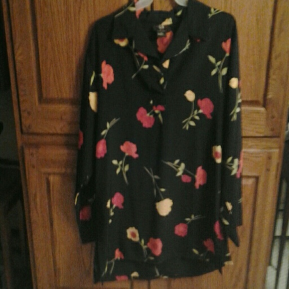 Woman's long sleeve top