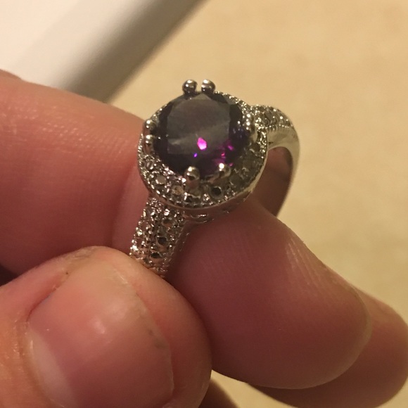 Size 10 fashion ring - Picture 2 of 3