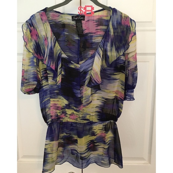Multi colored ruffled top XL