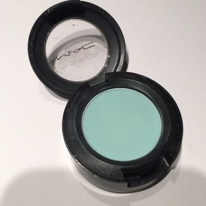 MAC Aqua Eyeshadow*