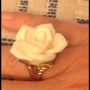 SALE TODAY 💍cream rose and gold ring, size 7
