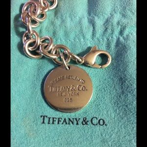 Tiffany & Co. 925 Charm/7.5" Cable Chain Bracelet