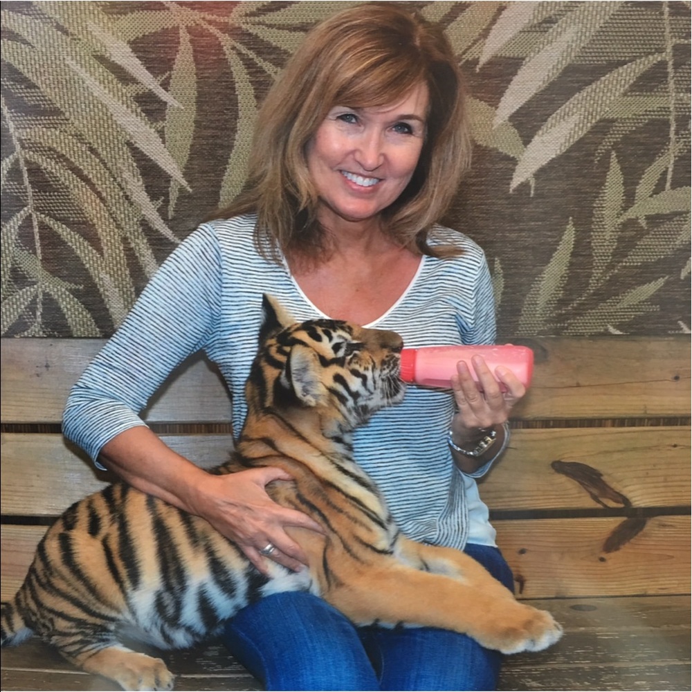 Meet your Posher, Lori  ⭐️Suggested User🌟