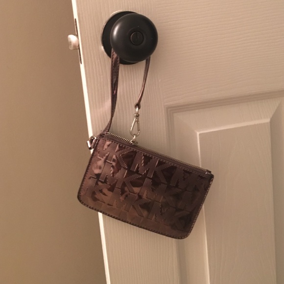 Wristlet