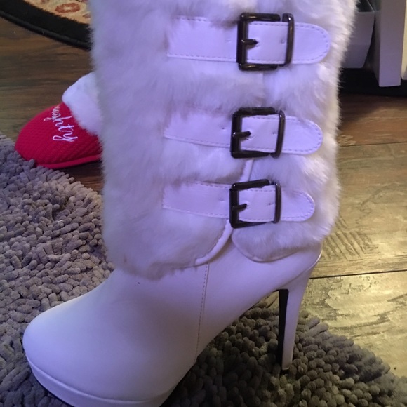 Beautiful Faux fur boots