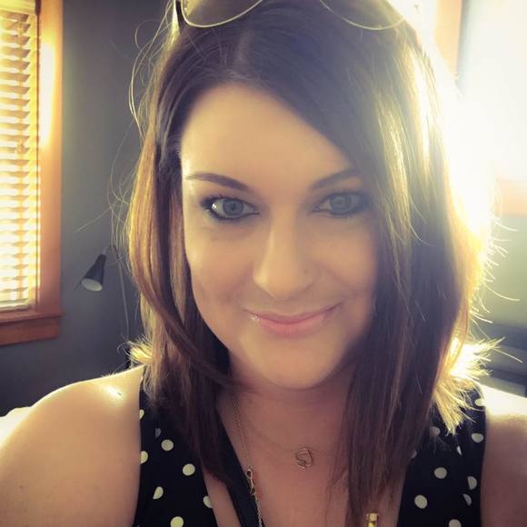 Meet your Posher, Jessica - Picture 1 of 1
