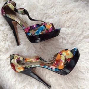 STEVE MADDEN HAYLOW SATIN T STRAP SANDALS 5.5 M