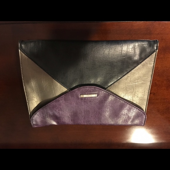 Clutch - Picture 4 of 4