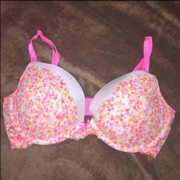 Pink Bra - Picture 1 of 3