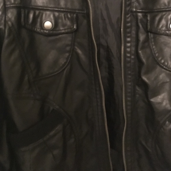 Leather jacket - Picture 3 of 3