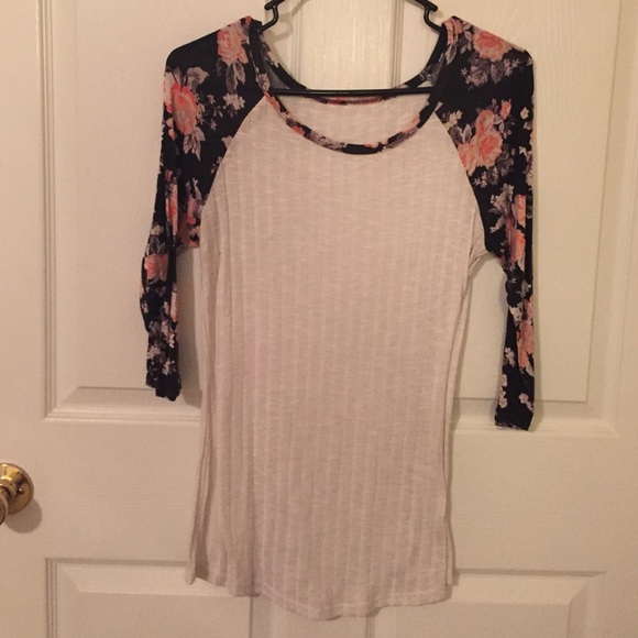 Top - Picture 1 of 2