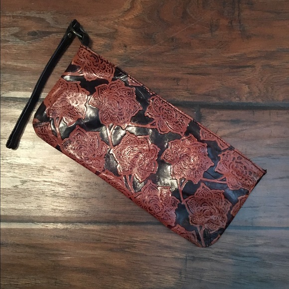 Express Clutch & Wristlet