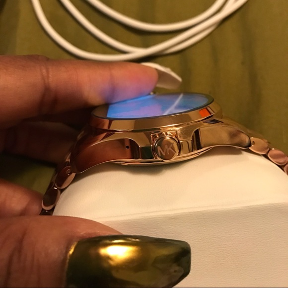 New MK Bradshaw Smartwatch main image 3