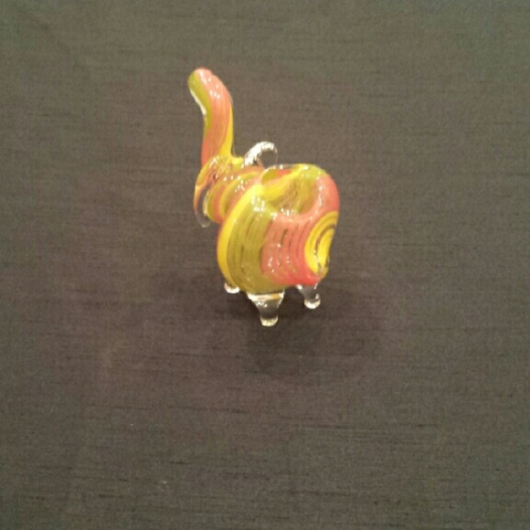 Beautiful Hand Blown Glass Elephant Pipe - Picture 3 of 3