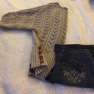Lrg beige sweater🔆3/4 sleeves❣️Great with jeans💙