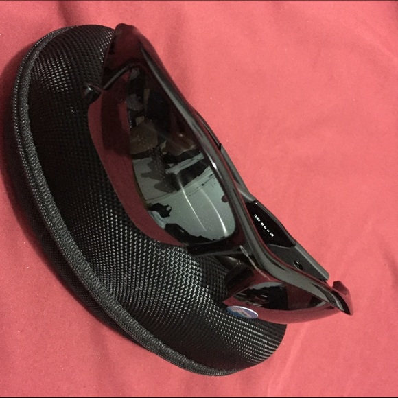 AUTHENTIC OAKLEY SUNGLASSES