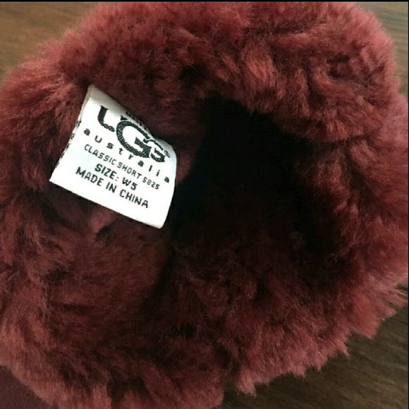 Authentic short uggs - Picture 3 of 4