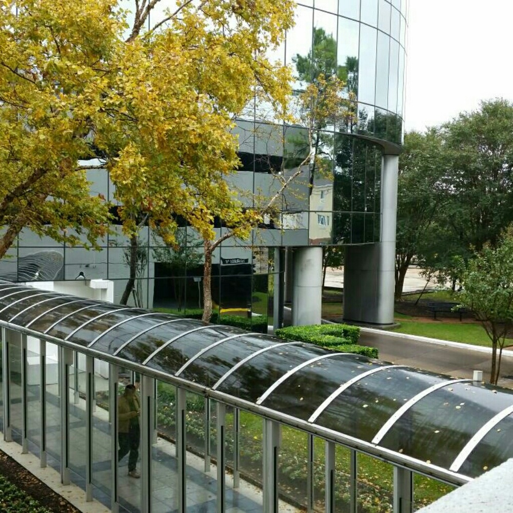 Meet your Posher, Pris.