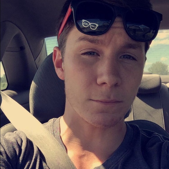 Meet your Posher, Maxwell - Picture 1 of 1