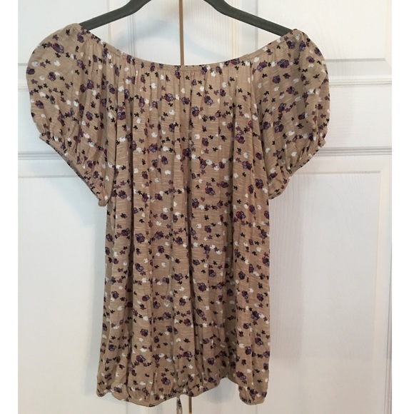 Tan patterned Capped sleeved top Medium - Picture 2 of 3