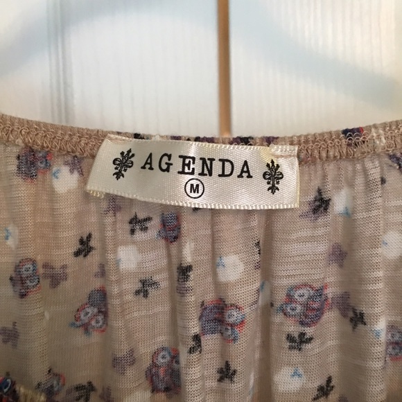 Tan patterned Capped sleeved top Medium - Picture 3 of 3