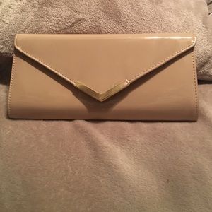 Aldo Clutch