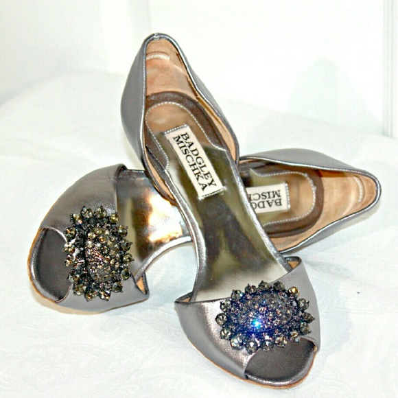 Badgley Mischka Pewter Heels