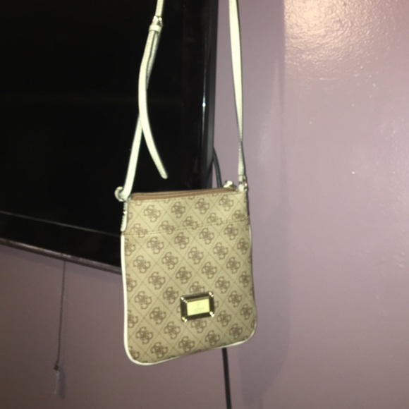 Guess Cross body purse