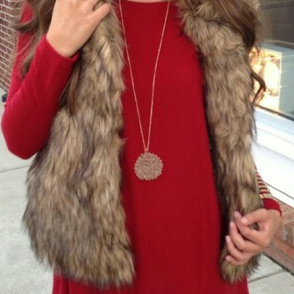 HOODED faux fur vest